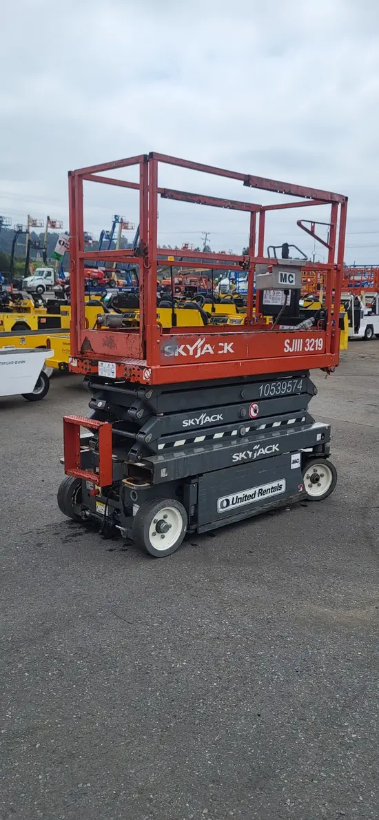 2016 Skyjack SJIII3219 Scissor Lift
