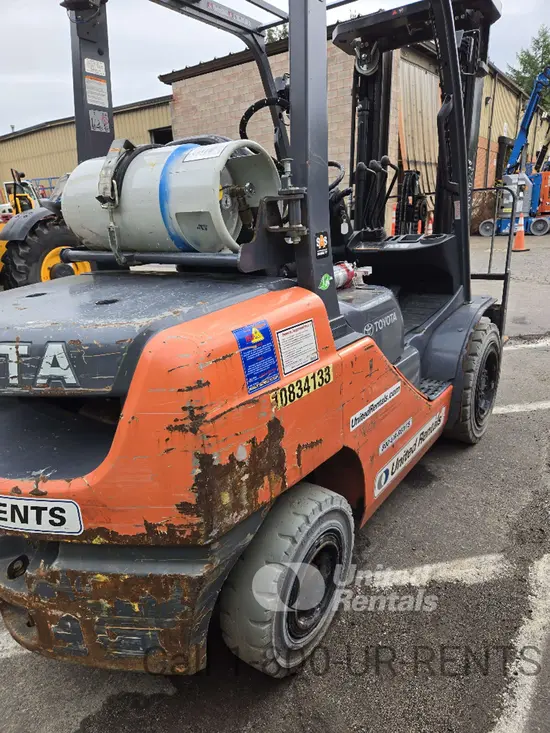 2018 Toyota 8FGU30 Warehouse Forklift