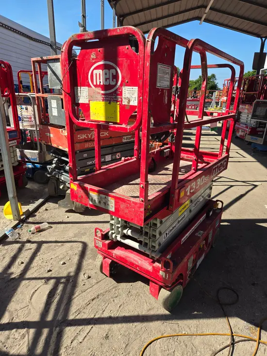 2018 MEC 1330SE Scissor Lift