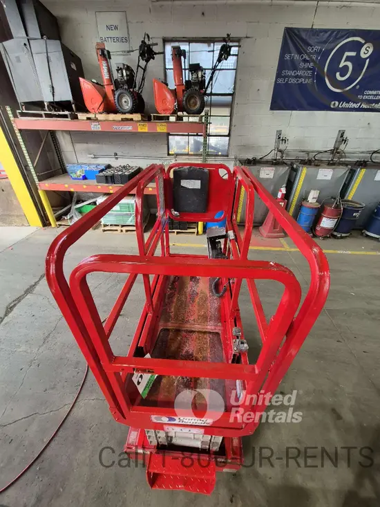 2018 MEC MICRO 19 Scissor Lift