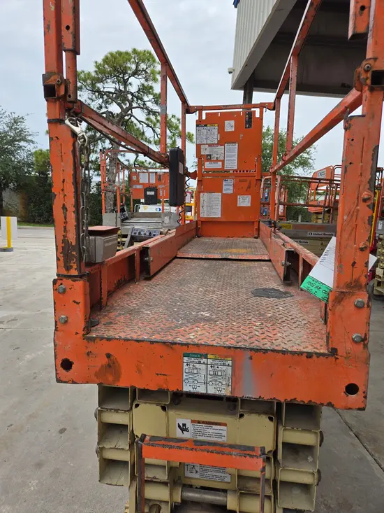 2017 JLG 2632ES Scissor Lift