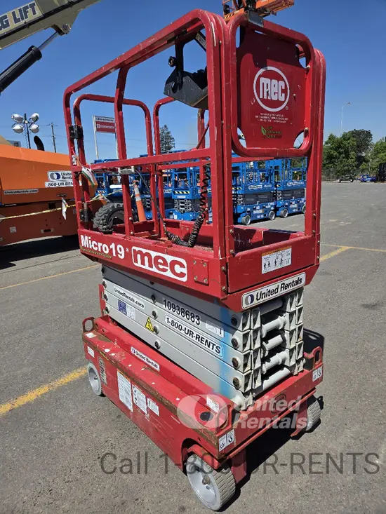 2019 MEC MICRO 19 Scissor Lift