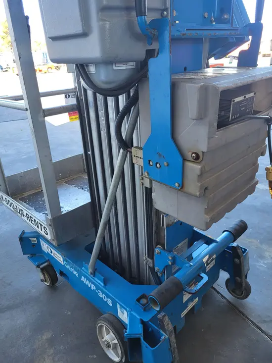 2017 Genie AWP-30SDC Pusharound Lift