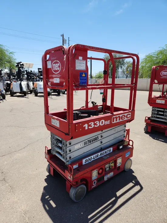 2018 MEC 1330SE Scissor Lift
