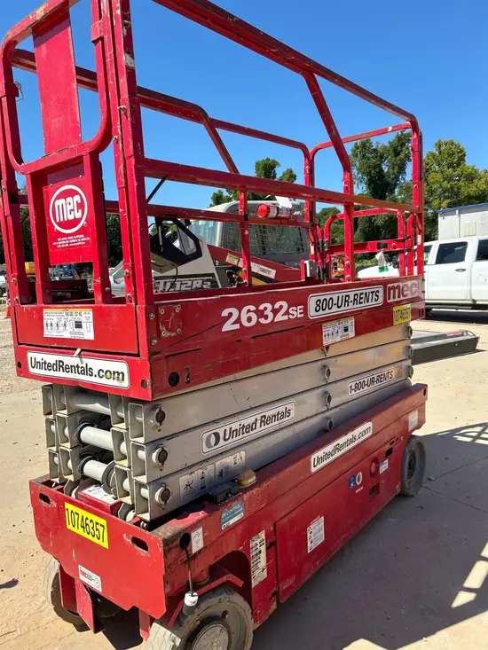 2018 MEC 2632SE Scissor Lift