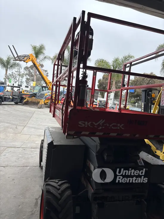 2020 Skyjack SJ6832RT Rough Terrain Scissor Lift
