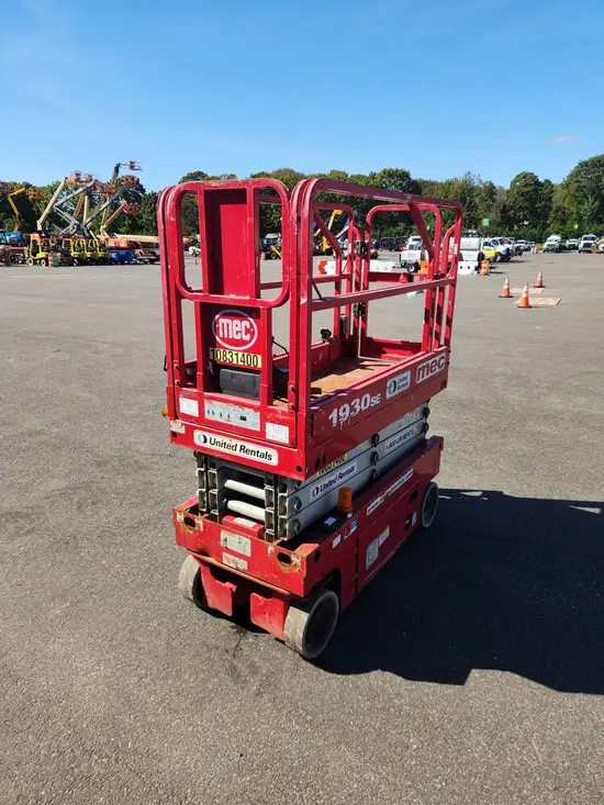 2018 MEC 1930SE Scissor Lift