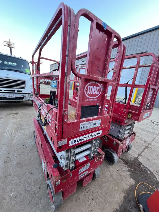 2018 MEC 1930SE Scissor Lift