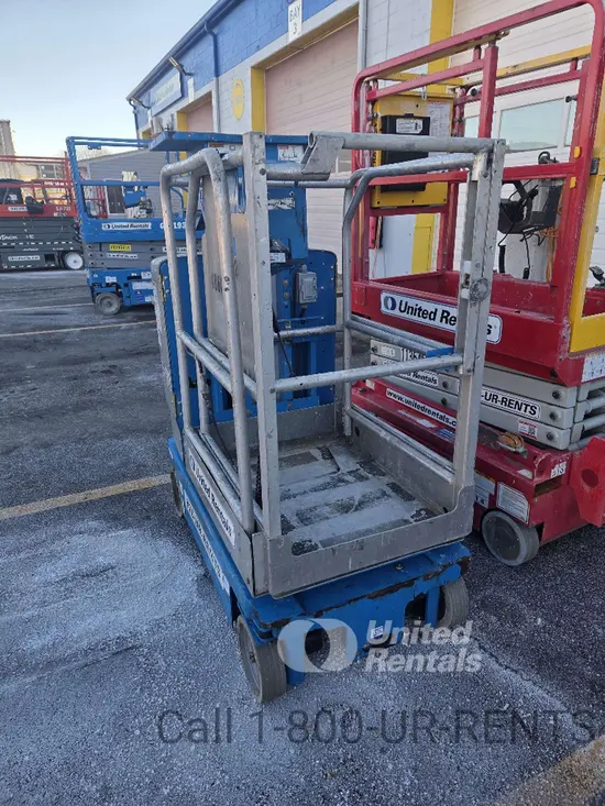2017 Genie GR-15 Self-Propelled One-Person Lift