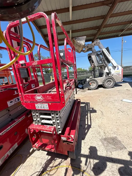 2018 MEC MICRO 19 Scissor Lift