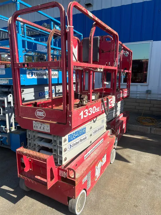 2018 MEC 1330SE Scissor Lift