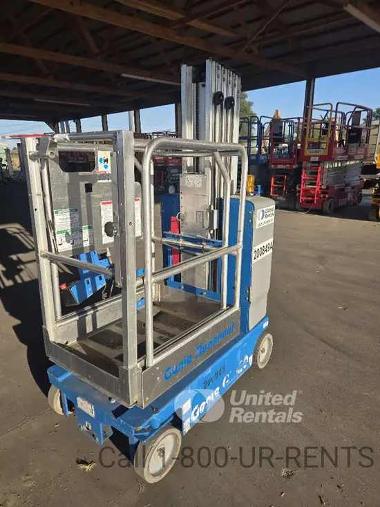 2017 Genie GR-20 Self-Propelled One-Person Lift