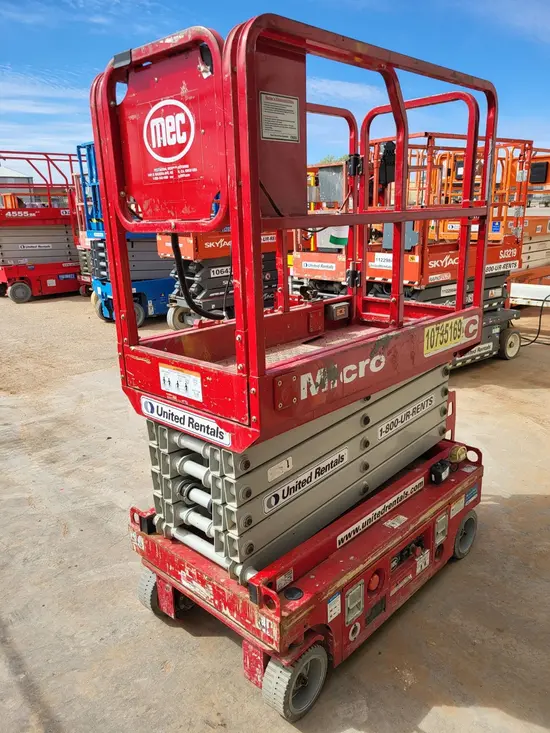 2018 MEC MICRO 19 Scissor Lift