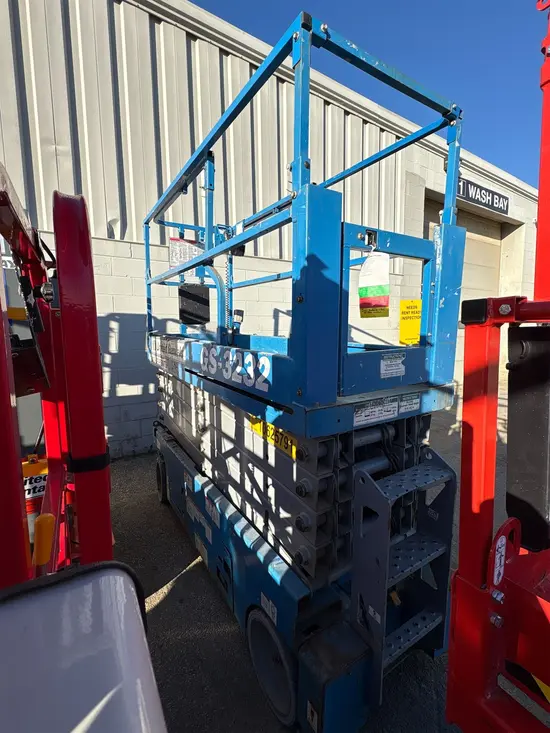 2017 Genie GS-3232 Scissor Lift