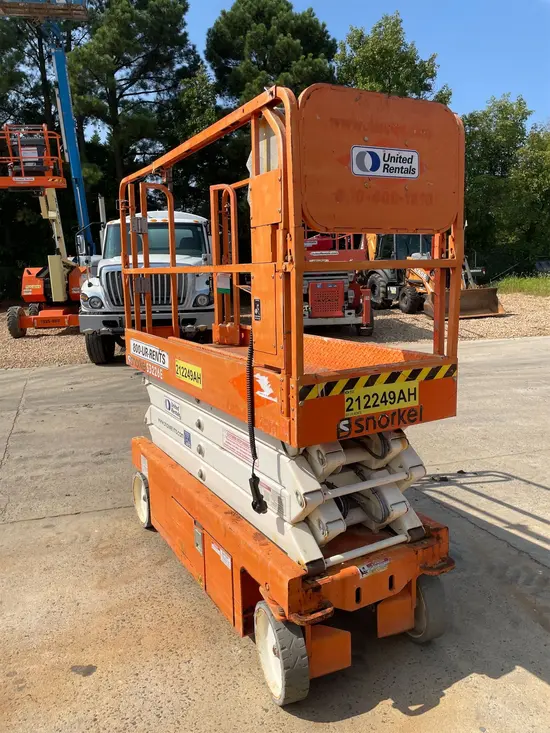 2018 Snorkel S3226E Scissor Lift