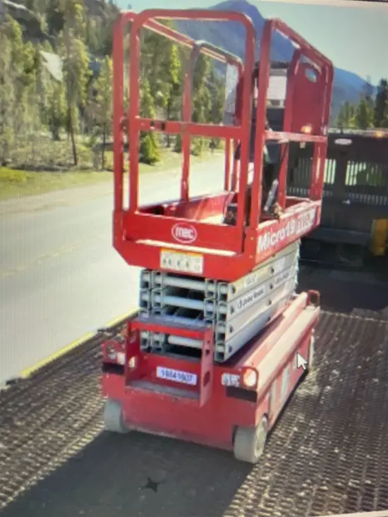 2018 MEC MICRO 19 Scissor Lift