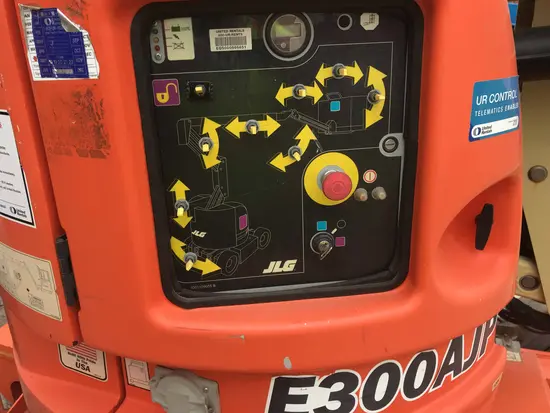 2013 JLG E300AJP Articulating Boom Lift