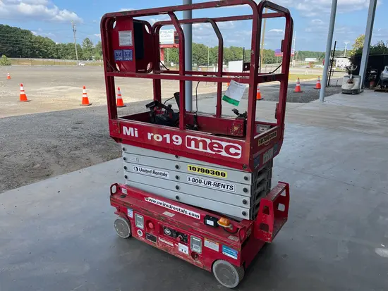 2018 MEC MICRO 19 Scissor Lift