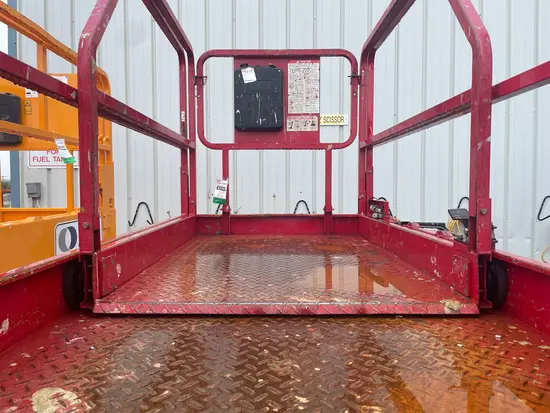 2017 MEC 4046SE Scissor Lift