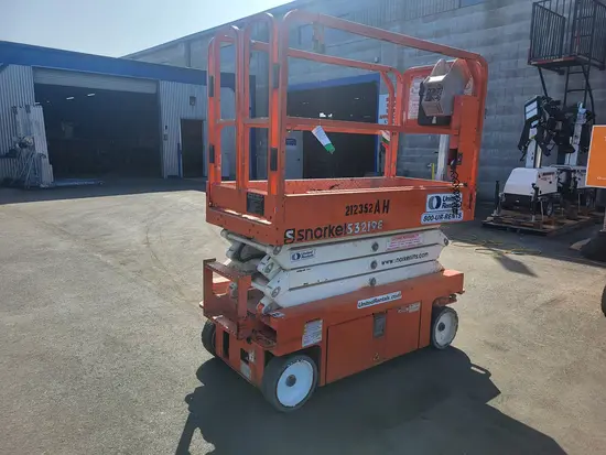 2018 Snorkel S3219E Scissor Lift