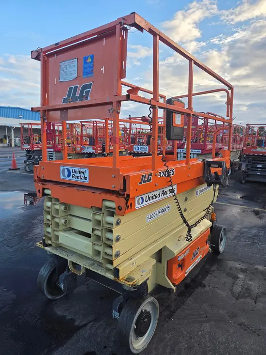 2017 JLG 3246ES Scissor Lift