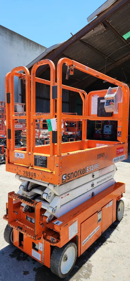 2018 Snorkel S3219E Scissor Lift