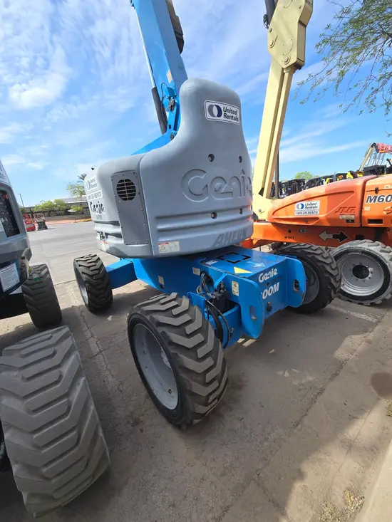 2013 Genie Z-60/34 Articulating Boom Lift