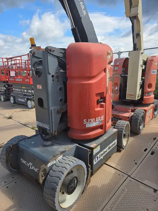 2018 Skyjack SJ30ARJE Articulating Boom Lift