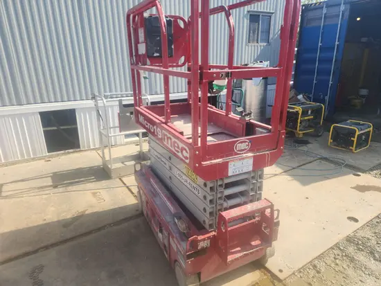2018 MEC MICRO 19 Scissor Lift
