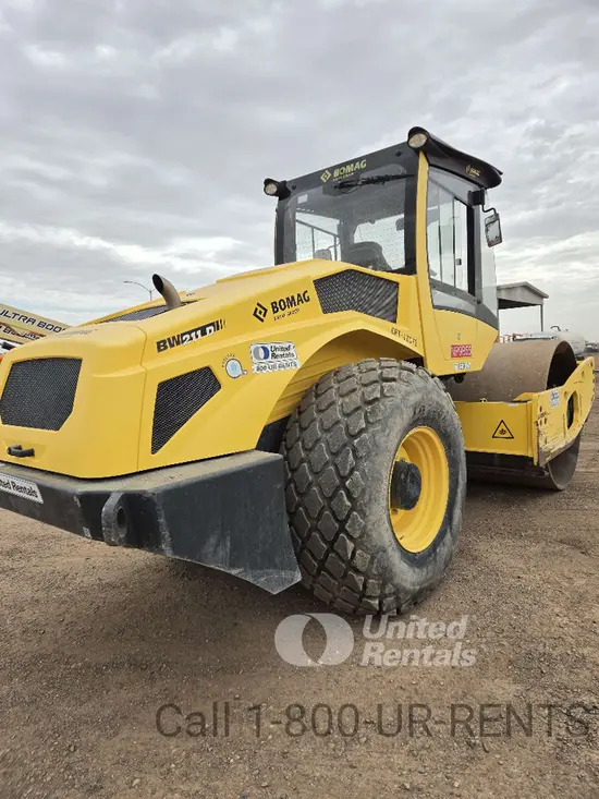 2021 BOMAG BW211D-5 Single Drum Roller