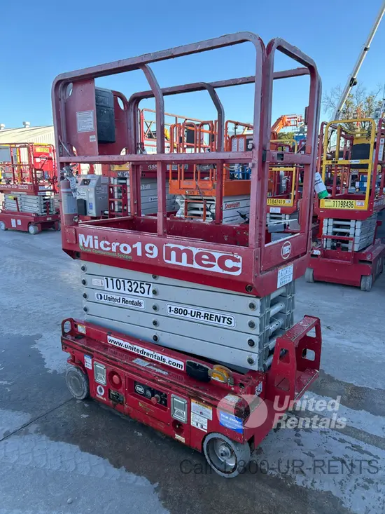 2019 MEC MICRO 19 Scissor Lift