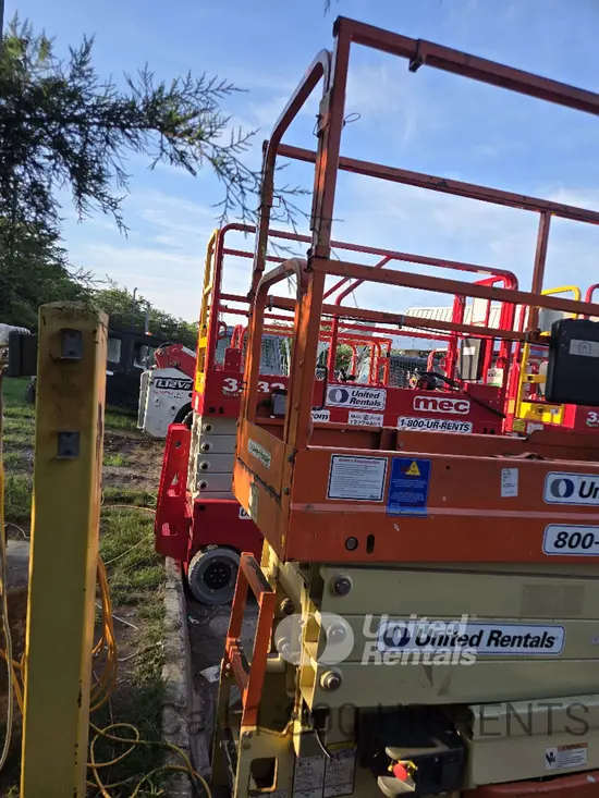 2017 JLG 2632ES Scissor Lift