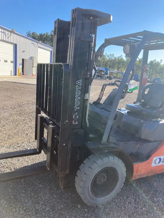 2016 Toyota 8FDU25 Forklift