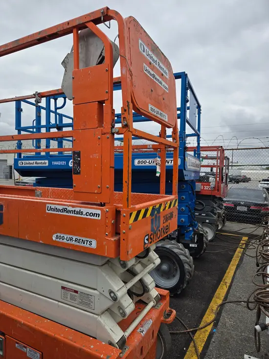 2018 Snorkel S3226E Scissor Lift