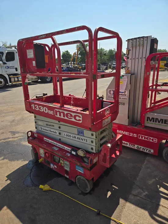 2018 MEC 1330SE Scissor Lift