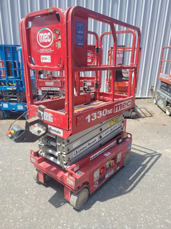 2017 MEC 1330SE Scissor Lift