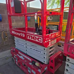 2018 MEC MICRO 19 Scissor Lift