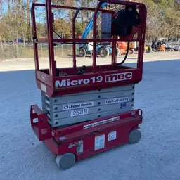 2018 MEC MICRO 19 Scissor Lift