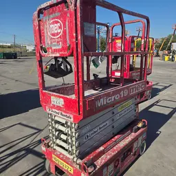 2019 MEC MICRO 19 Scissor Lift