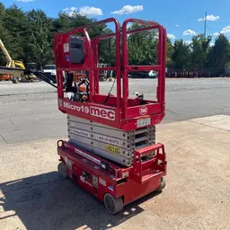 2018 MEC MICRO 19 Scissor Lift