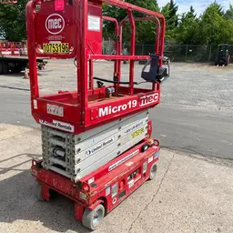 2018 MEC MICRO 19 Scissor Lift