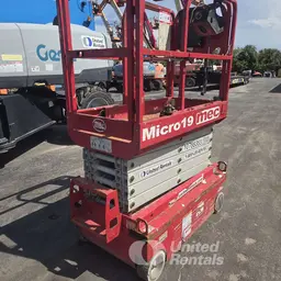 2018 MEC MICRO 19 Scissor Lift