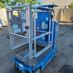 2018 Genie GR-15 Self-Propelled One-Person Lift