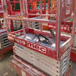 2018 MEC MICRO 19 Scissor Lift