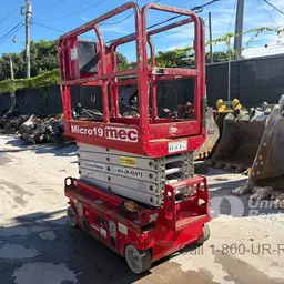 2018 MEC MICRO 19 Scissor Lift