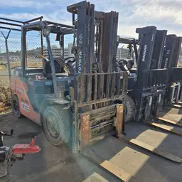 2015 Toyota 8FD35U Warehouse Forklift