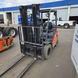 2019 Toyota 8FGU25 Warehouse Forklift