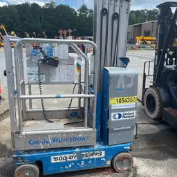 2016 Genie GR-20 Self-Propelled One-Person Lift