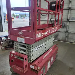 2018 MEC MICRO 19 Scissor Lift