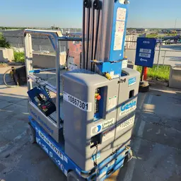 2018 Genie GR-20 Self-Propelled One-Person Lift